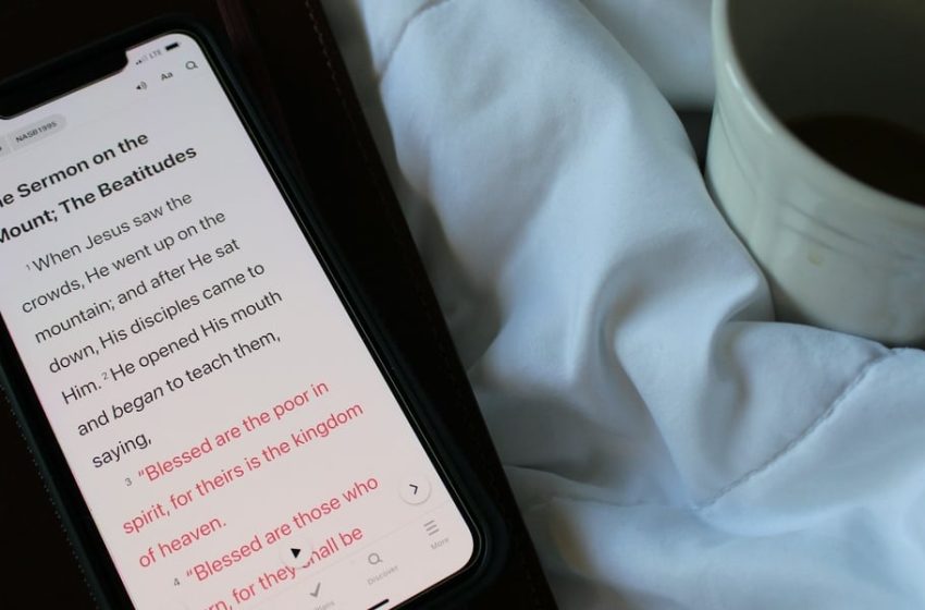  Aplicativo da Bíblia YouVersion ultrapassa 800 milhões de downloads em 2 mil idiomas